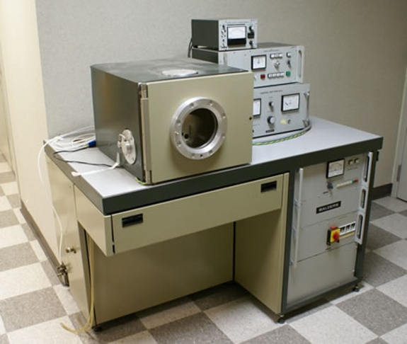A front view of the Balzers BAF 400D Freeze Etching System assembled on a desk in the hall of the Electron Microscopy Center (EMC).