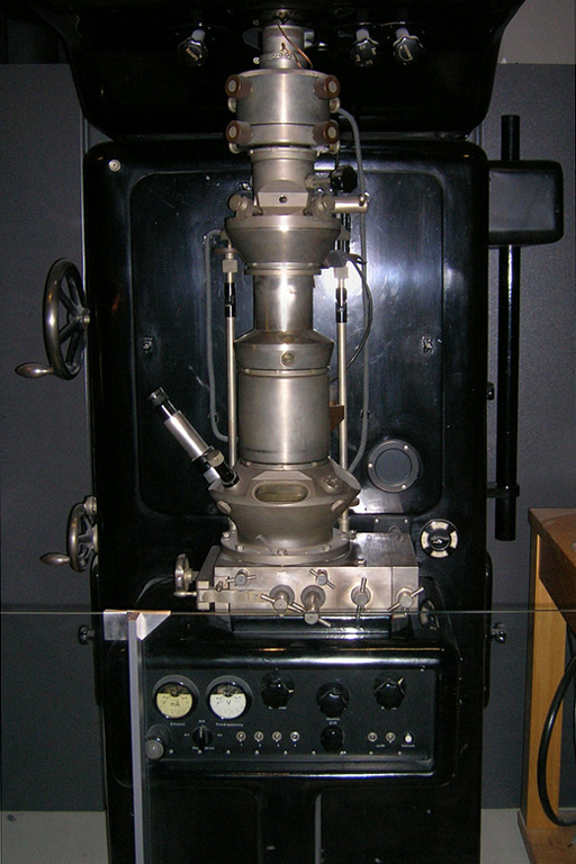 An image of Ernst Ruska's electron microscope from 1931.